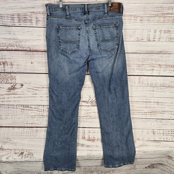 Hollister Jeans Mens Sz 36 Blue Straight Leg Epic Flex Denim Classic Comfort Fit - Picture 2 of 14